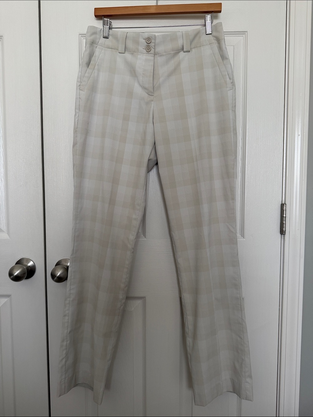 Nike Golf Women’s Beige Plaid Dri-FIT Golf Chinos | Size 8